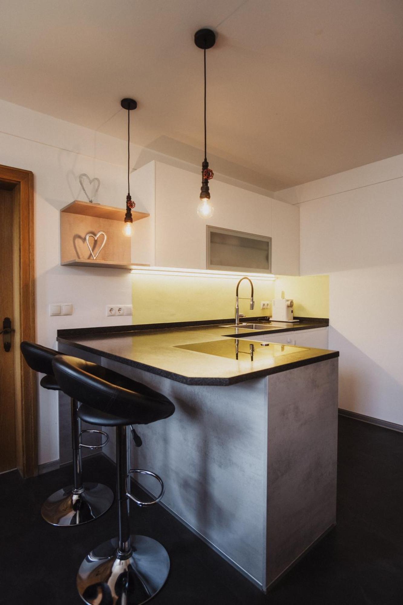 Toellhof Studio Stube Bressanone Bagian luar foto