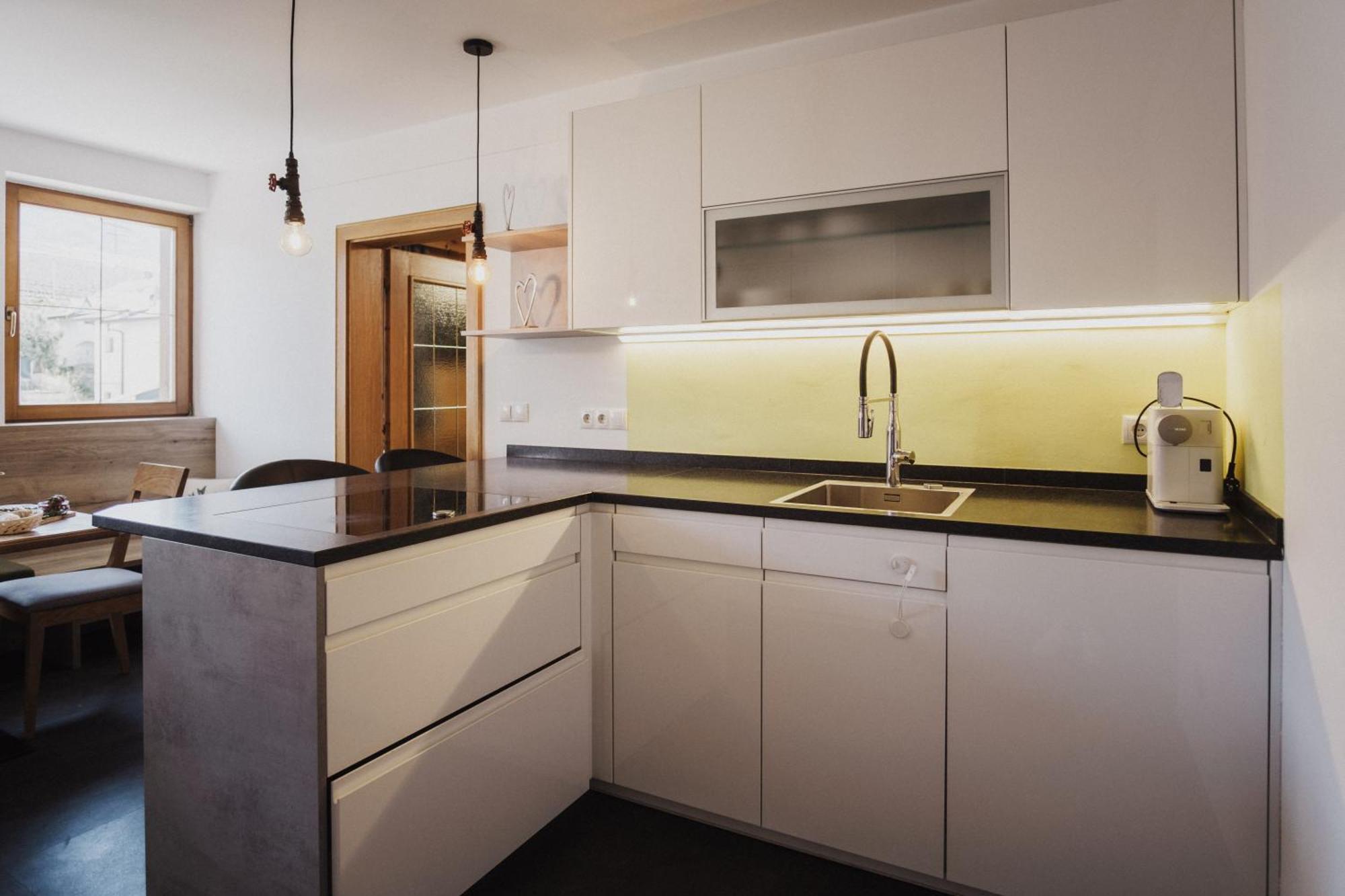 Toellhof Studio Stube Bressanone Bagian luar foto