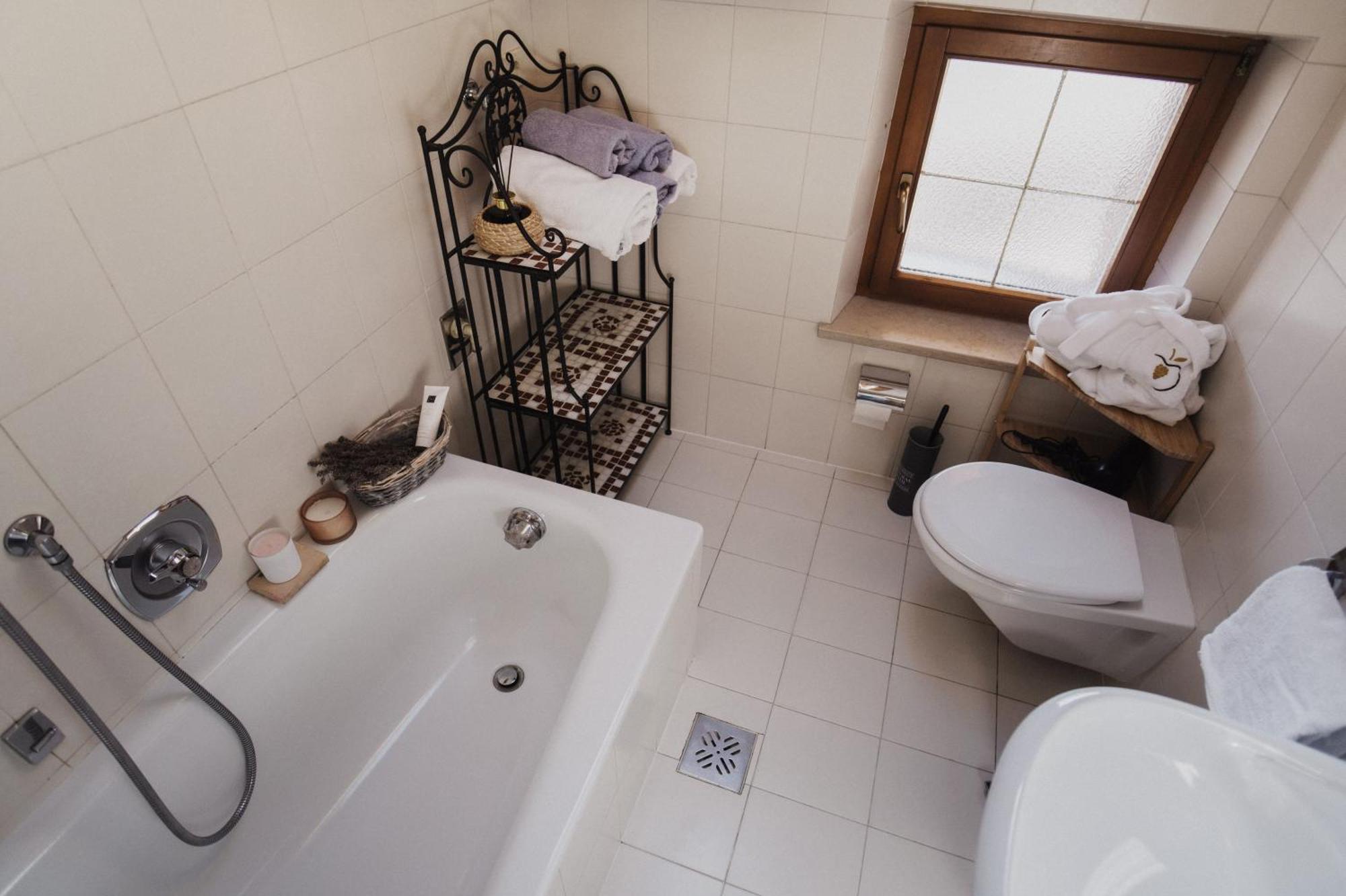 Toellhof Studio Stube Bressanone Bagian luar foto